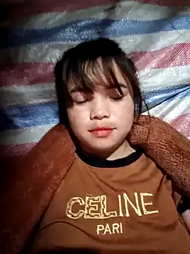 Snapshot of AnHa19 chatting on 12-17-25, 09:32 AnHa19 online show from 12-17-25, 09:32