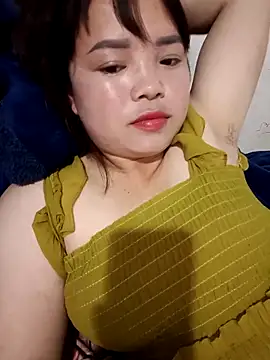 Snapshot of AnHa19 chatting on 04-18-26, 01:37 AnHa19 online show from 04-18-26, 01:37