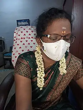 Snapshot of umashreetamil chatting on 05-20-26, 02:23 umashreetamil online show from 05-20-26, 02:23