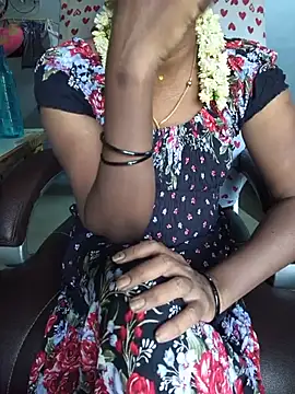 Snapshot of umashreetamil chatting on 06-10-26, 08:13 umashreetamil online show from 06-10-26, 08:13