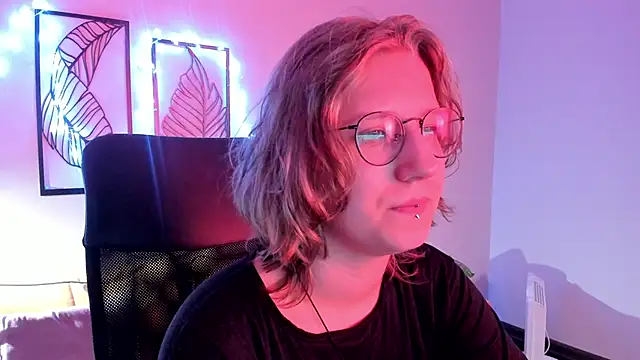 Hailey Foxy online show from 11-17-25, 09:04