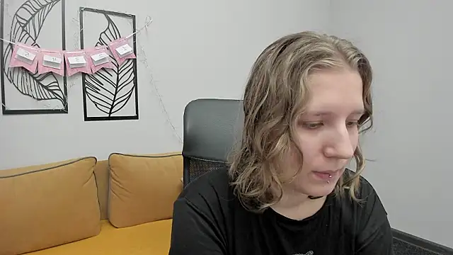 Hailey Foxy online show from 02-13-26, 12:01