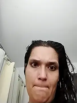 Snapshot of RaeBanzz chatting on 09-29-25, 05:45 RaeBanzz online show from 09-29-25, 05:45