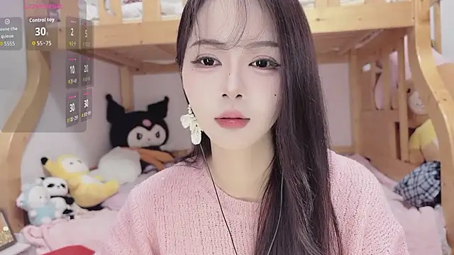 Snapshot of Sue101010 chatting on 10-25-25, 01:18 Sue101010 online show from 10-25-25, 01:18