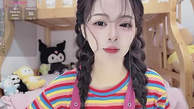 Snapshot of Sue101010 chatting on 10-28-25, 01:58 Sue101010 online show from 10-28-25, 01:58