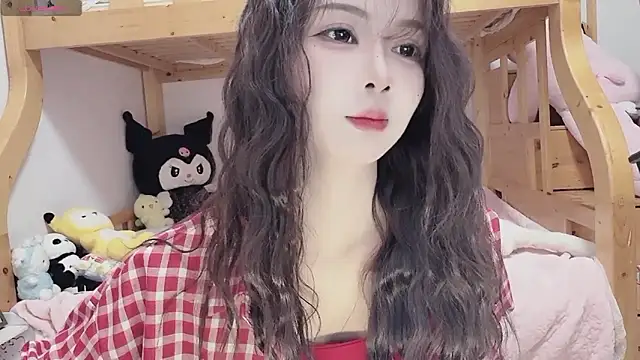 Snapshot of Sue101010 chatting on 10-31-25, 04:30 Sue101010 online show from 10-31-25, 04:30