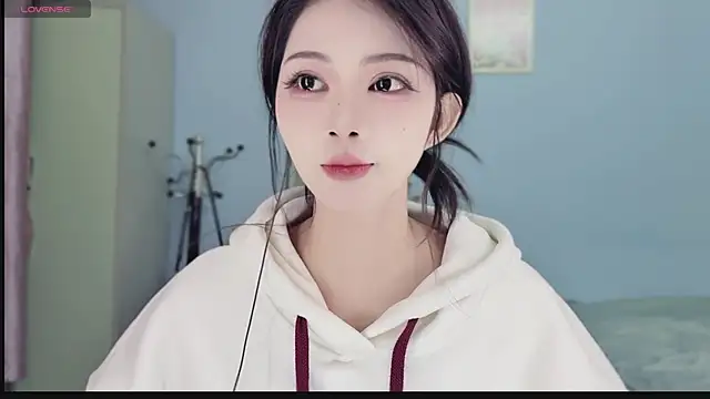 Snapshot of Sue101010 chatting on 11-25-25, 04:18 Sue101010 online show from 11-25-25, 04:18