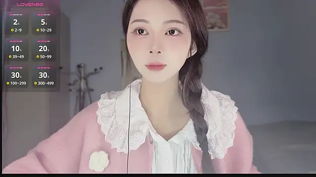 Snapshot of Sue101010 chatting on 11-29-25, 03:26 Sue101010 online show from 11-29-25, 03:26