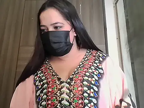 Queen Pari87 online show from 11-17-25, 08:53