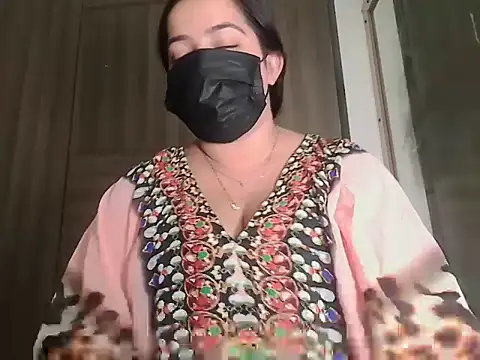 Queen Pari87 online show from 11-19-25, 08:58