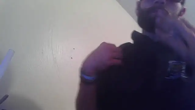 Snapshot of hungspundick1 chatting on 10-23-25, 07:01 hungspundick1 online show from 10-23-25, 07:01