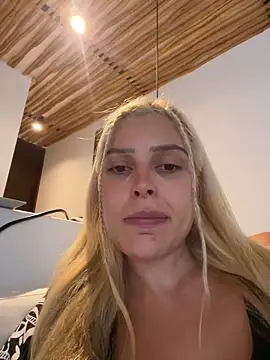 Snapshot of lunavie chatting on 03-06-26, 11:34 lunavie online show from 03-06-26, 11:34