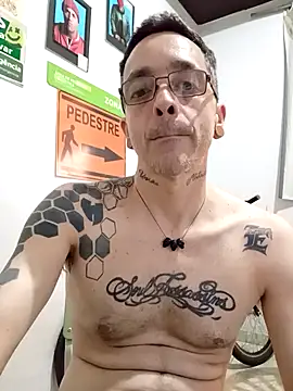 dinho carioca online show from 10-06-25, 01:19