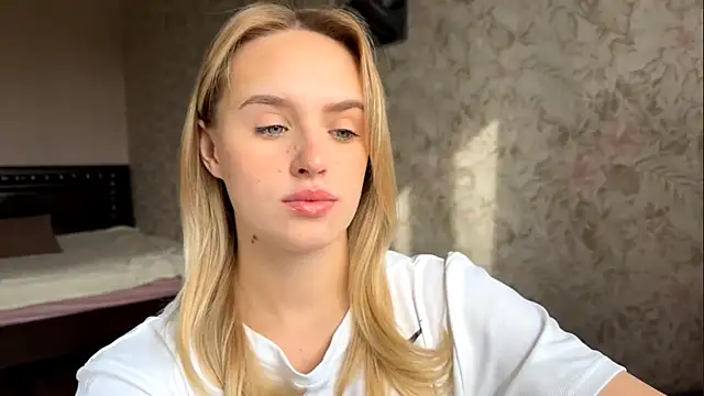 Snapshot of ElisabetLorney chatting on 10-03-25, 08:11 ElisabetLorney online show from 10-03-25, 08:11
