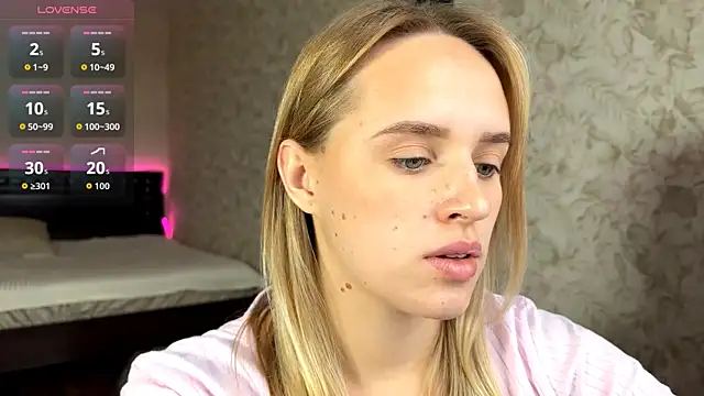 Snapshot of ElisabetLorney chatting on 10-20-25, 08:15 ElisabetLorney online show from 10-20-25, 08:15
