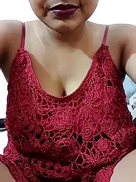 Snapshot of Kriti_Sanon_ chatting on 09-08-25, 03:33 Kriti Sanon online show from 09-08-25, 03:33