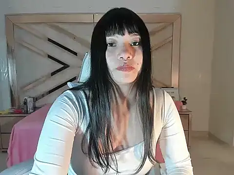 Snapshot of Zulema_R1 chatting on 09-08-25, 02:49 Zulema R1 online show from 09-08-25, 02:49