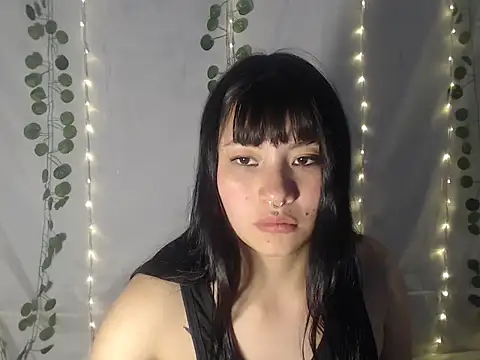 Snapshot of Zulema_R1 chatting on 09-15-25, 08:14 Zulema R1 online show from 09-15-25, 08:14