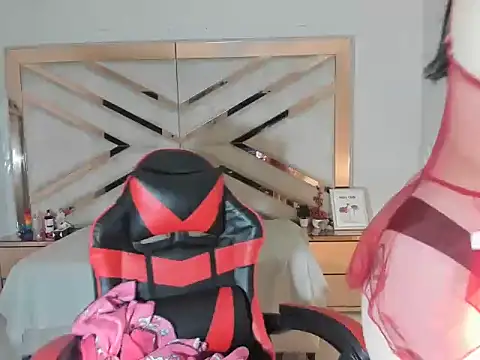 Snapshot of Zulema_R1 chatting on 09-29-25, 03:44 Zulema R1 online show from 09-29-25, 03:44