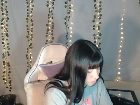 Snapshot of Zulema_R1 chatting on 10-01-25, 06:19 Zulema R1 online show from 10-01-25, 06:19