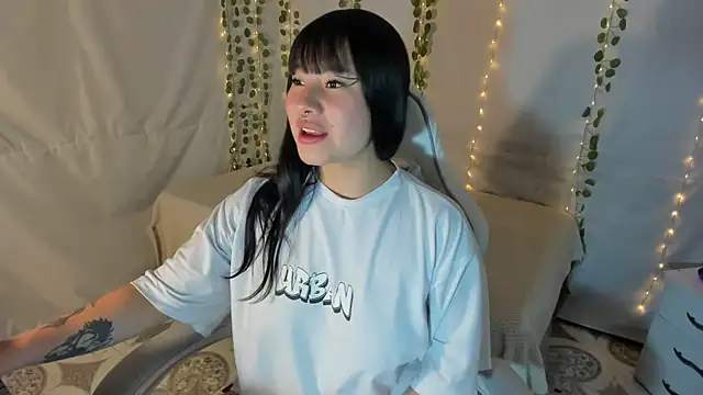 Snapshot of Zulema_R1 chatting on 11-03-25, 03:08 Zulema R1 online show from 11-03-25, 03:08