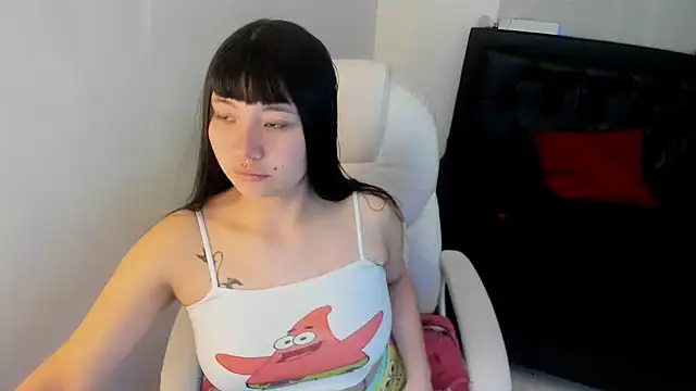 Snapshot of Zulema_R1 chatting on 11-28-25, 02:47 Zulema R1 online show from 11-28-25, 02:47