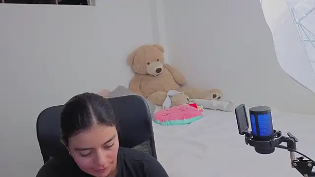 valerihouse online show from 04-16-26, 01:50