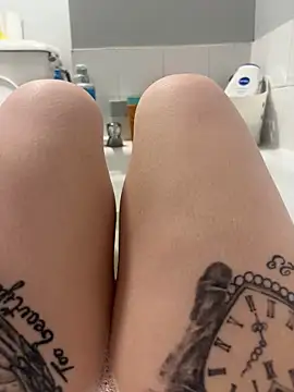 ChelseaSummerr online show from 10-24-25, 06:37