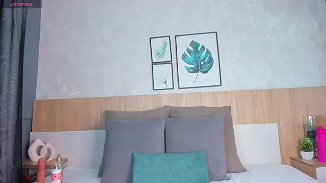 mia gate online show from 09-30-25, 12:10