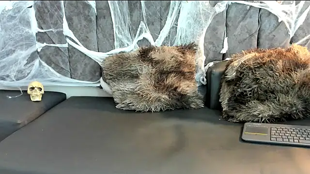 Snapshot of Rowan_Mills chatting on 10-13-25, 08:42 Rowan Mills online show from 10-13-25, 08:42