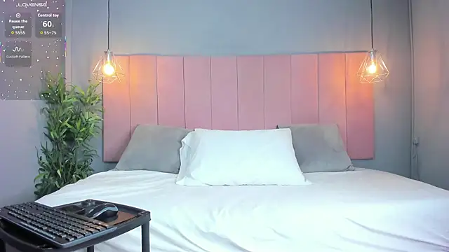 Snapshot of AariaLove chatting on 11-04-25, 10:31 AariaLove online show from 11-04-25, 10:31