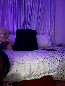 AmyRoss 1 online show from 11-11-25, 05:46