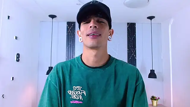 Franvill Trato online show from 11-01-25, 06:43