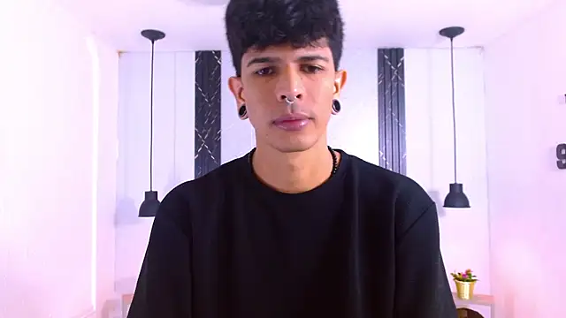 Franvill Trato online show from 12-21-25, 06:48