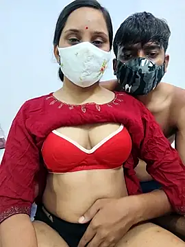 Snapshot of Miss_Riya20 chatting on 07-15-26, 12:32 Miss Riya20 online show from 07-15-26, 12:32