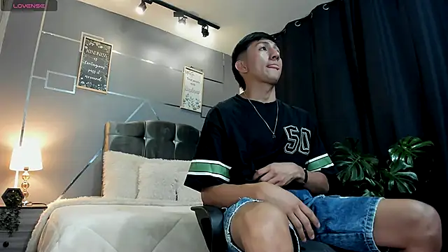 oliver mr  online show from 12-05-25, 08:16