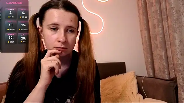  Linett  online show from 11-17-25, 07:41