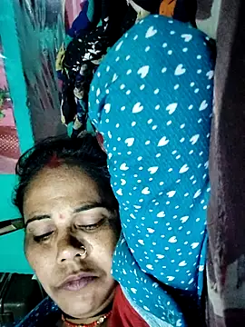 Pooja750 online show from 11-29-25, 08:01