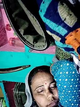 Pooja750 online show from 12-21-25, 04:47