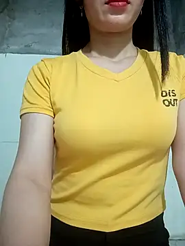 Snapshot of Vyvyy06 chatting on 09-25-25, 07:01 Vyvyy06 online show from 09-25-25, 07:01