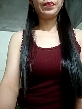 Snapshot of Vyvyy06 chatting on 10-24-25, 11:12 Vyvyy06 online show from 10-24-25, 11:12