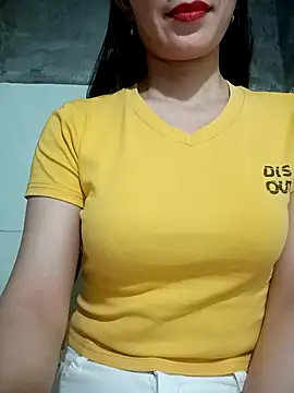 Snapshot of Vyvyy06 chatting on 10-25-25, 12:23 Vyvyy06 online show from 10-25-25, 12:23