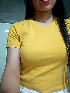 Snapshot of Vyvyy06 chatting on 10-26-25, 12:38 Vyvyy06 online show from 10-26-25, 12:38