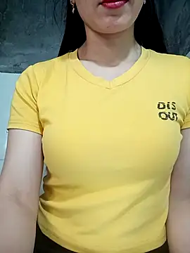 Snapshot of Vyvyy06 chatting on 11-13-25, 02:43 Vyvyy06 online show from 11-13-25, 02:43