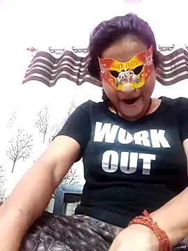 Snapshot of Gullapi chatting on 09-13-25, 04:01 Gullapi online show from 09-13-25, 04:01