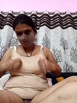 Snapshot of Gullapi chatting on 09-15-25, 05:18 Gullapi online show from 09-15-25, 05:18