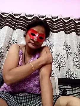 Snapshot of Gullapi chatting on 10-05-25, 07:28 Gullapi online show from 10-05-25, 07:28