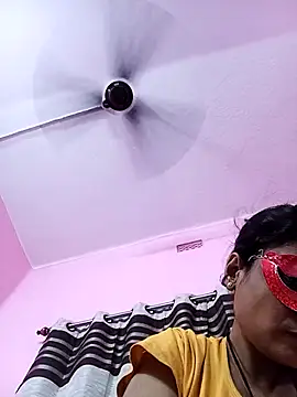 Snapshot of Gullapi chatting on 10-05-25, 07:34 Gullapi online show from 10-05-25, 07:34