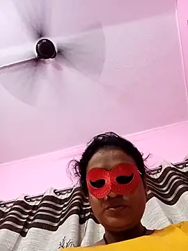 Snapshot of Gullapi chatting on 10-07-25, 02:42 Gullapi online show from 10-07-25, 02:42