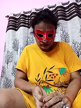 Snapshot of Gullapi chatting on 10-07-25, 02:47 Gullapi online show from 10-07-25, 02:47